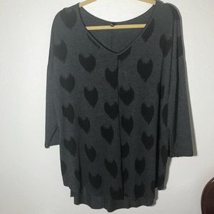 V-Neck ‘EDISTA’ Gray/Black Heart’s Blouse 1X